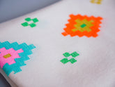 Écharpe en pashmina cachemire et laine fine tissée à la main.